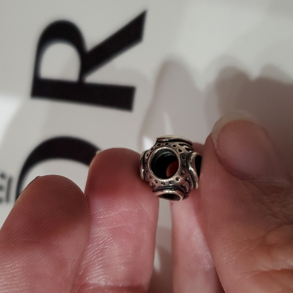 Retired Pandora 2011 Limited Edition Black Friday Midnight Heart Bead - Picture 4 of 5